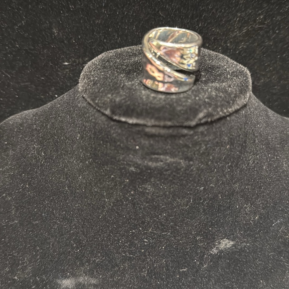 RLM silver ring. Size 6. New in box.